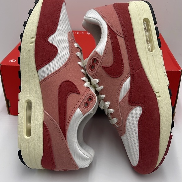 Nike WMNS Air Max 1 Sail/Red Stardust/Coconut
Milk/Cedar
Shoes
Style DZ2628-103 - Picture 9 of 16